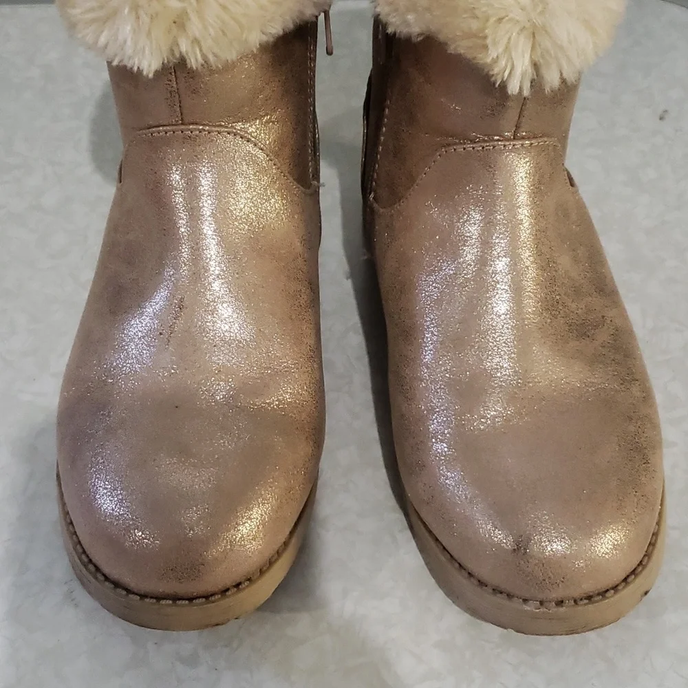 Cat and Jack fur‎ lined boots size 3